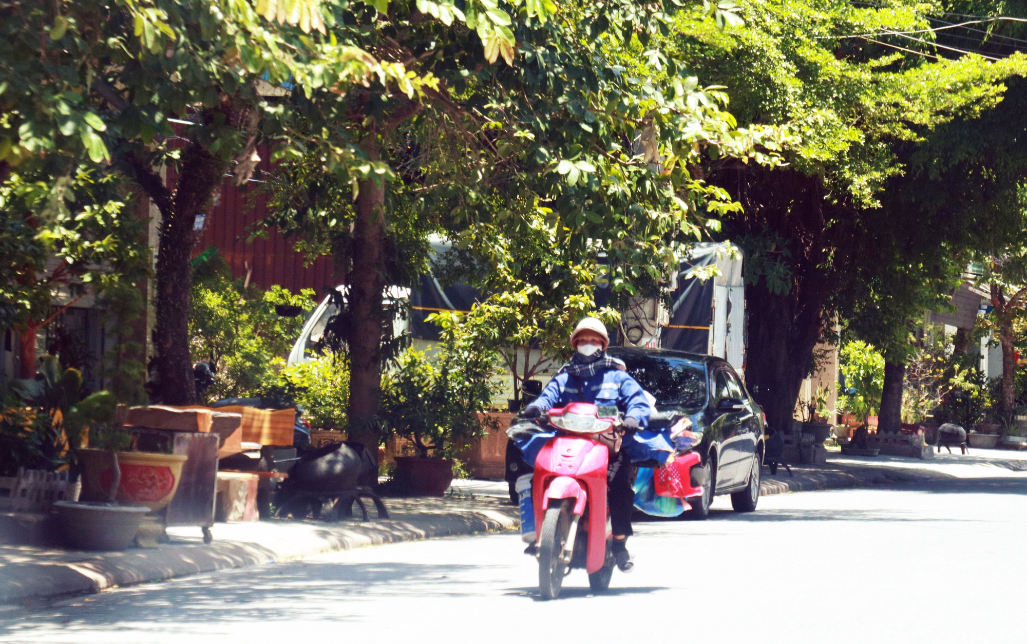 Nắng nóng bao trùm Bắc Bộ, Trung Bộ