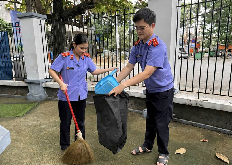 Chi đoàn VKSND khu vực 2, TP Đà Nẵng hưởng ứng Chiến dịch “Làm cho thế giới sạch hơn”