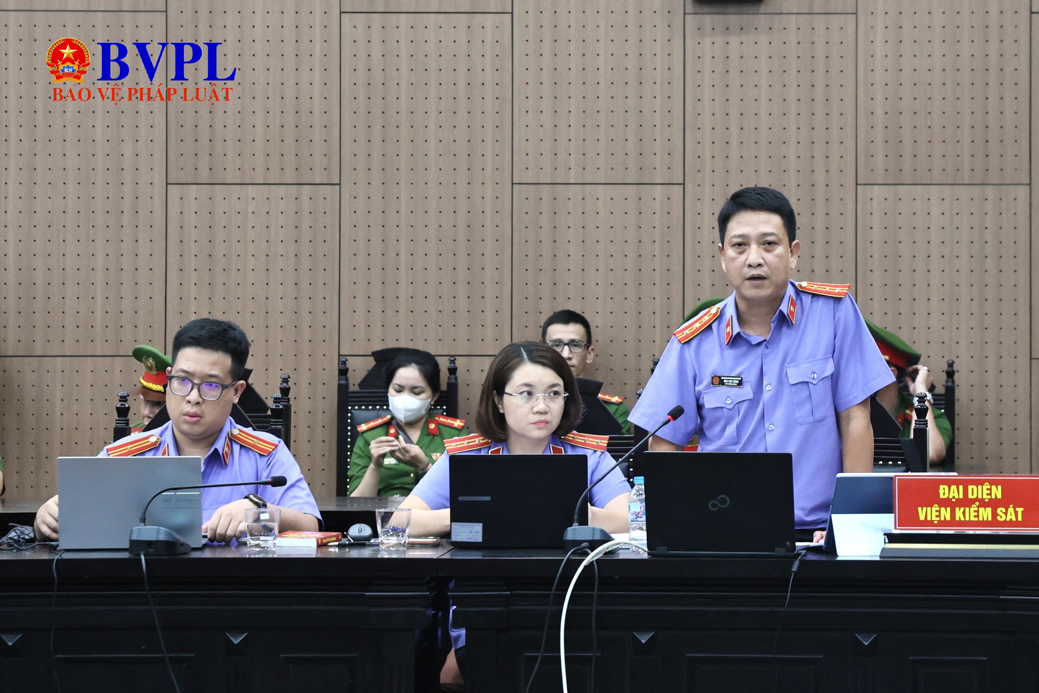 Viện kiểm sát Không thể chỉ căn cứ số tiền hưởng lợi để đánh giá trách nhiệm của các bị cáo