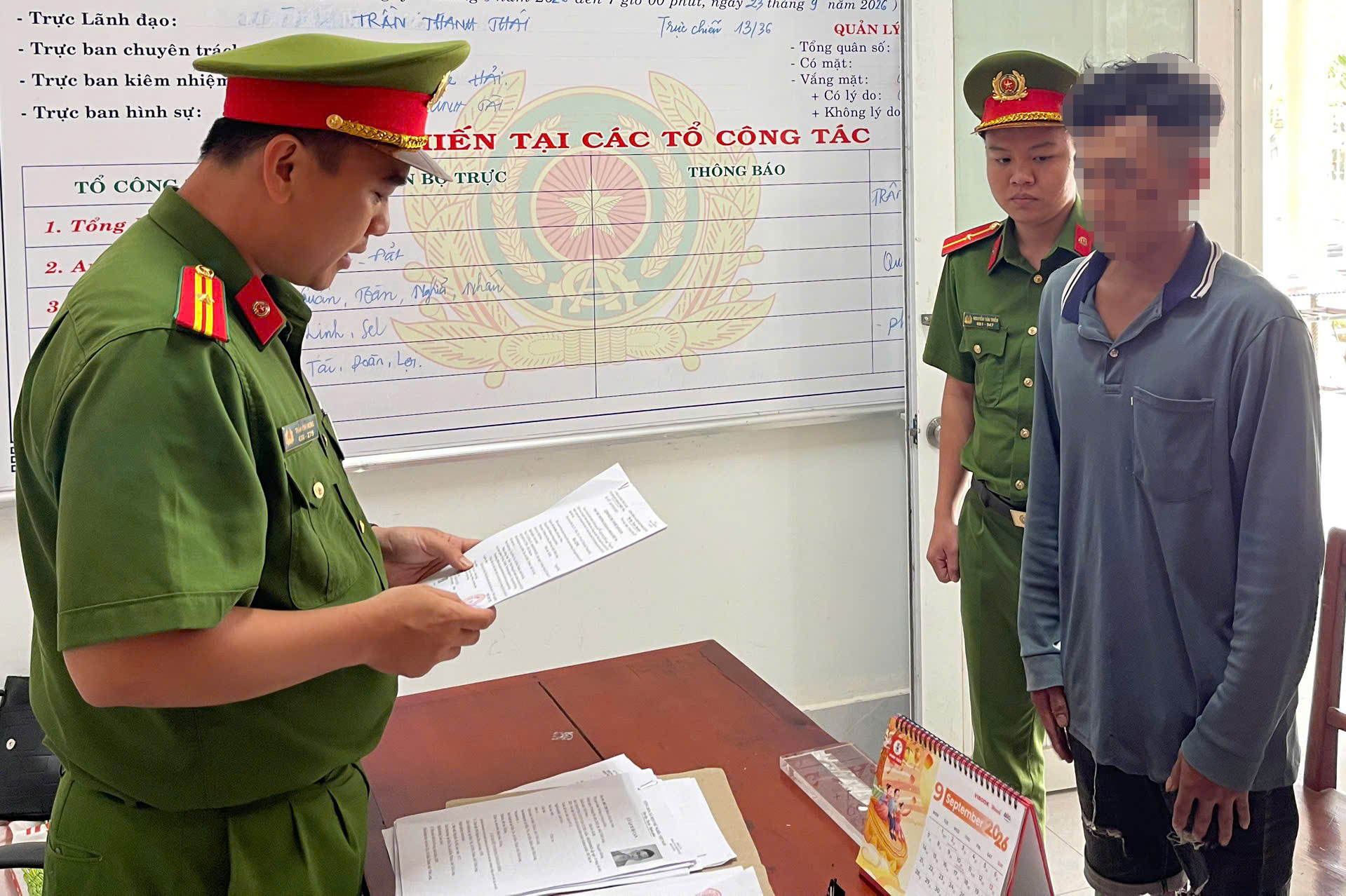 Bắt tạm giam đối tượng “giao cấu với người chưa đủ 16 tuổi”