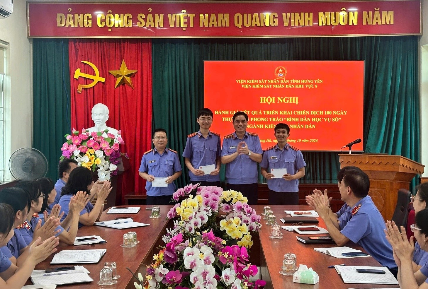VKSND khu vực 8, tỉnh Hưng Yên về đích sớm Chiến dịch 100 ngày “Bình dân học vụ số”