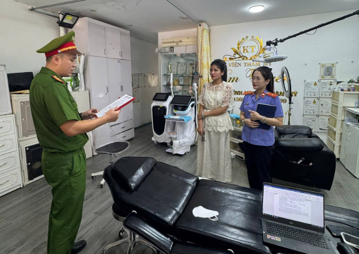 Phê chuẩn khởi tố chủ cơ sở thẩm mỹ về tội “Lừa dối khách hàng”