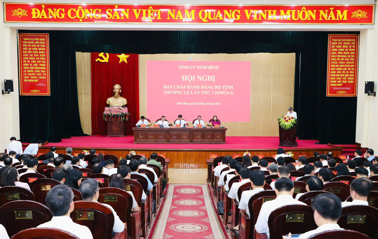 Ninh Bình ra mắt Trung tâm IOC, Ứng dụng NinhBinh-S, lan tỏa phong trào “Bình dân học vụ số”