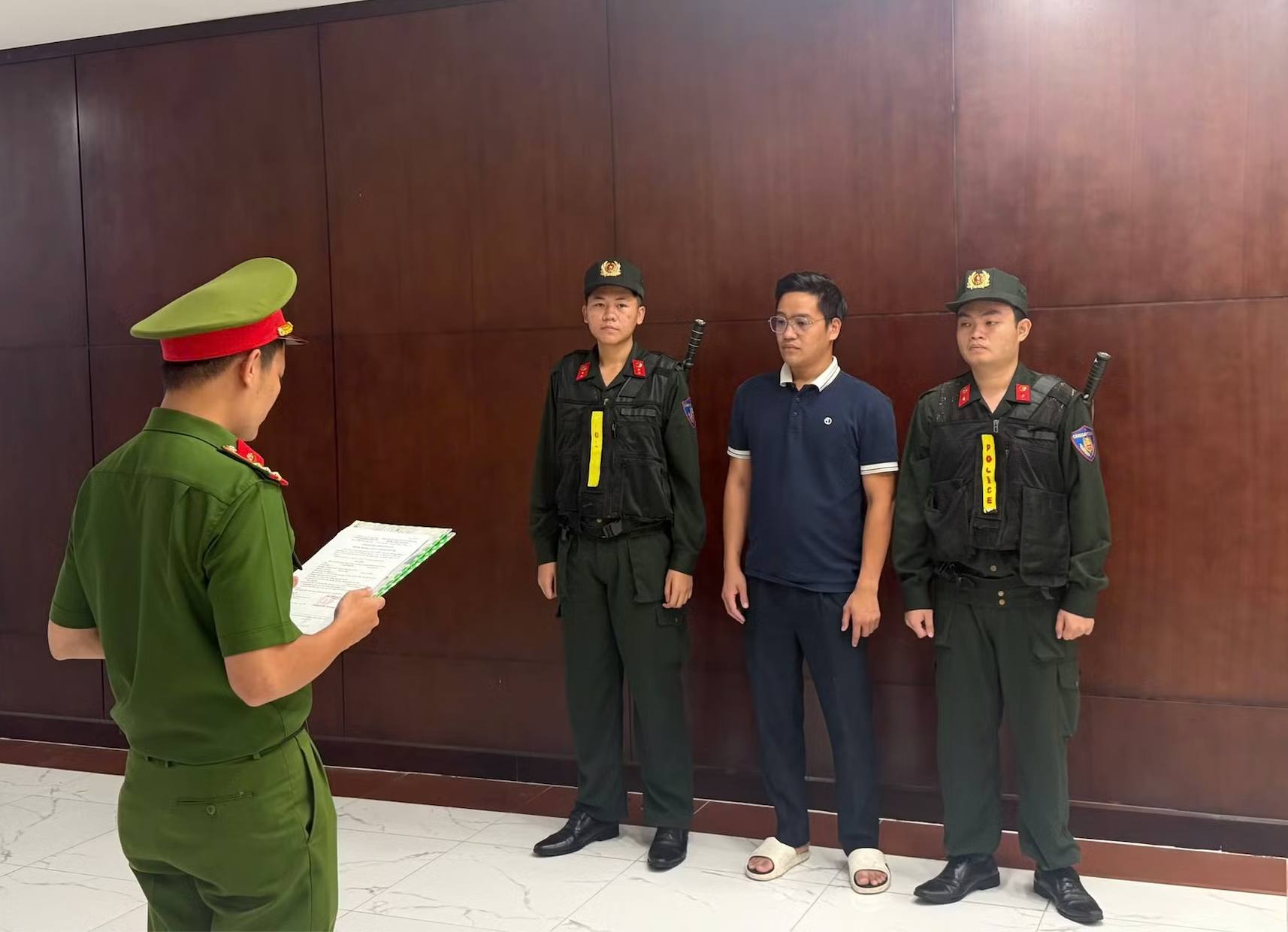 Khởi tố Giám đốc Công ty Dwatch buôn bán hàng hiệu giả mạo