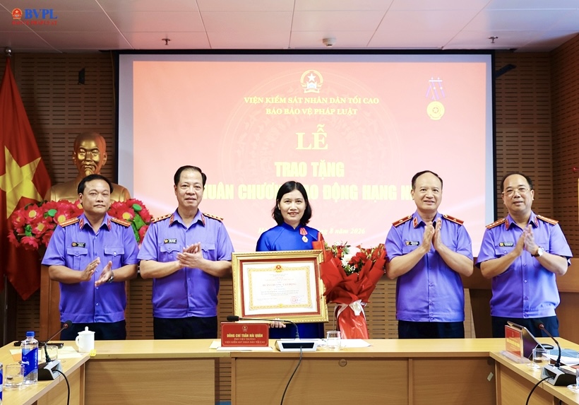 Bộ Nội vụ ban hành Thông tư hướng dẫn thi hành quy định về thi đua, khen thưởng