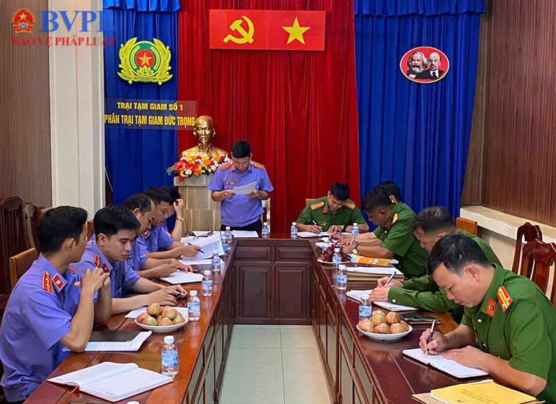 Trực tiếp kiểm sát chuyên đề tại Phân trại tạm giam Đức Trọng
