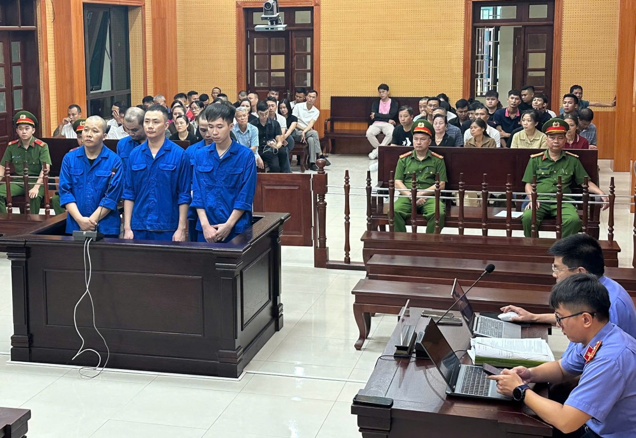 5 bị cáo lĩnh 49 năm 3 tháng tù trong vụ án ma túy
