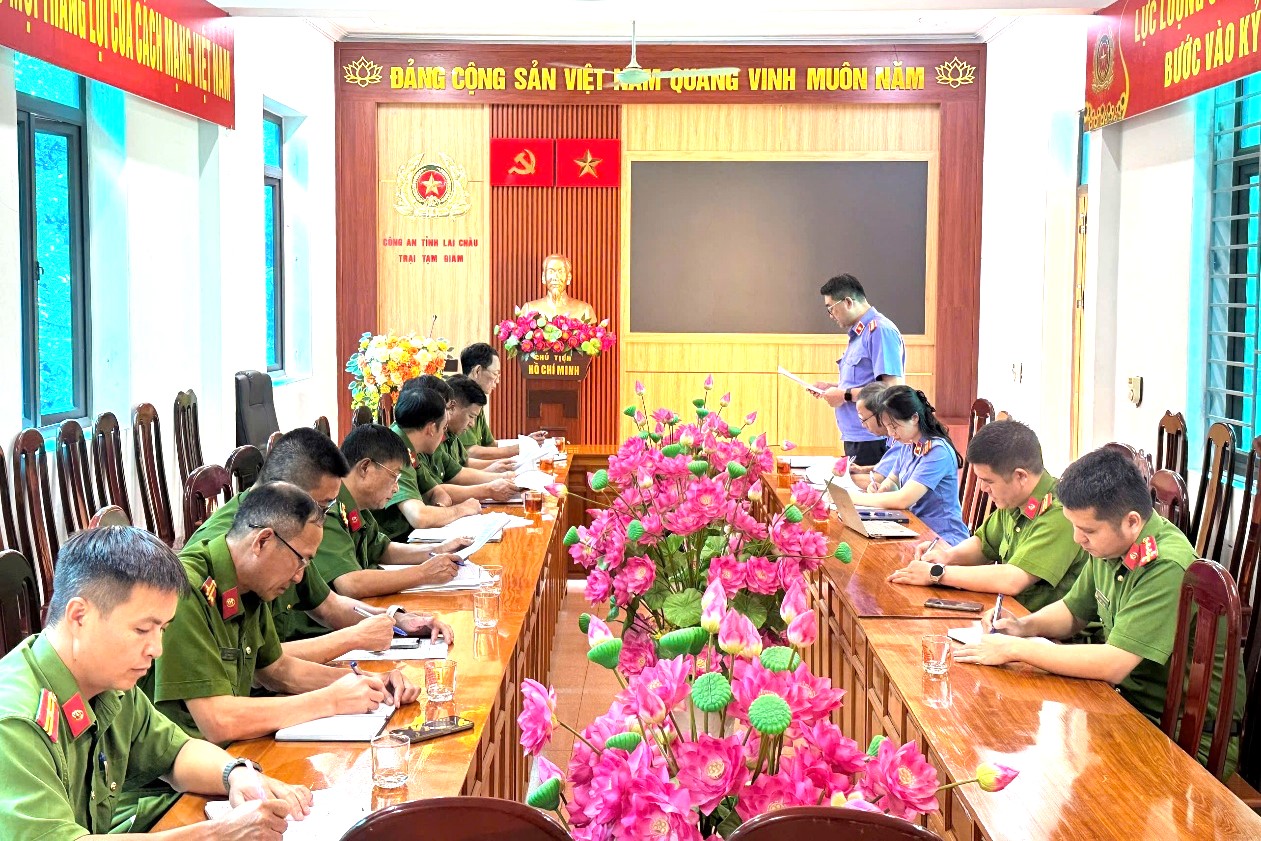 VKSND tỉnh Lai Châu trực tiếp kiểm sát tại Trại tạm giam Công an tỉnh