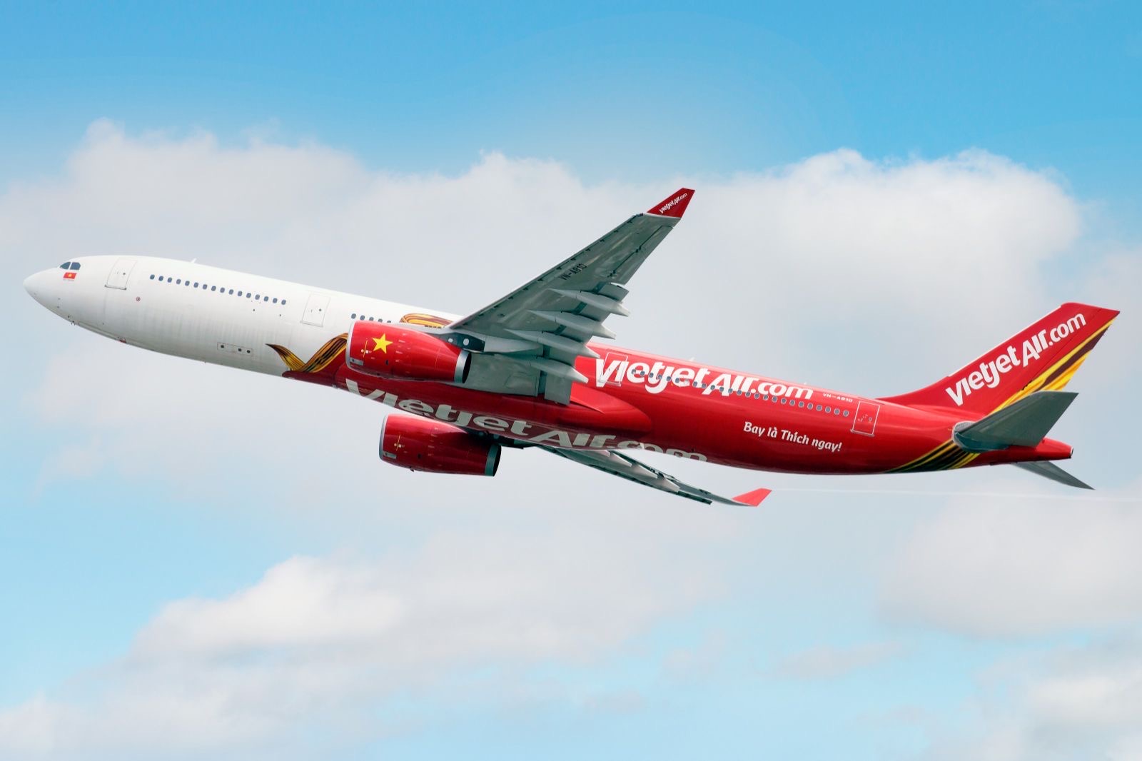Vietjet mở loạt đường bay mới đến Praha, Almaty, Maldives, tặng triệu vé chỉ từ 0 đồng