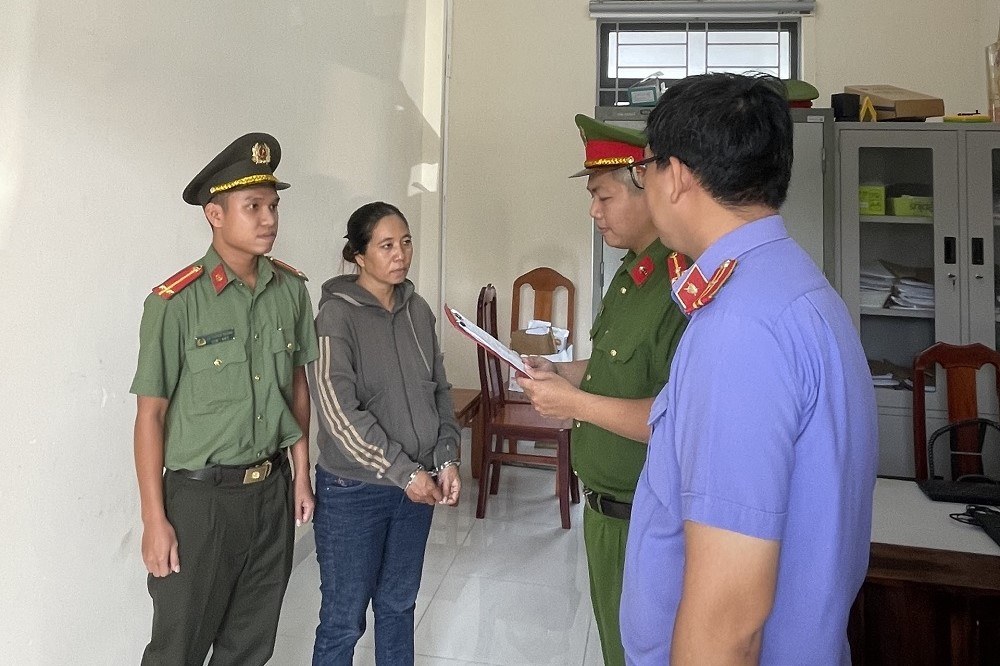 Phê chuẩn khởi tố “nữ quái” có 7 tiền án về tội Trộm cắp và lừa đảo