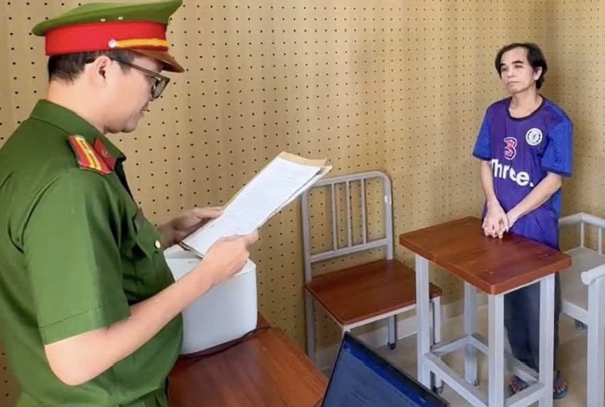 Phê chuẩn khởi tố đối tượng tàng trữ hơn 6,1 tấn pháo hoa nổ