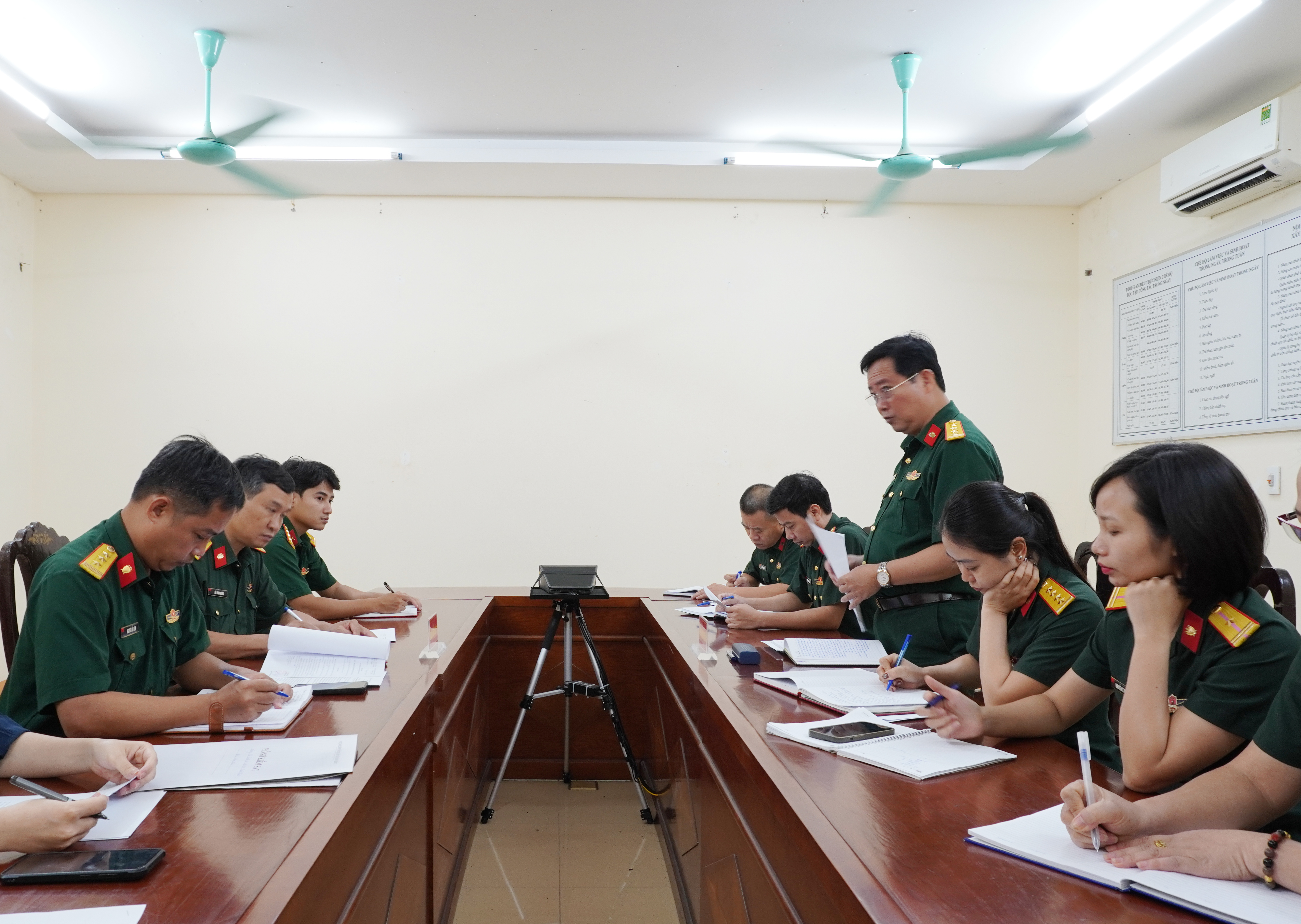 VKSQS Quân khu 2 trực tiếp kiểm sát hoạt động thi hành án dân sự