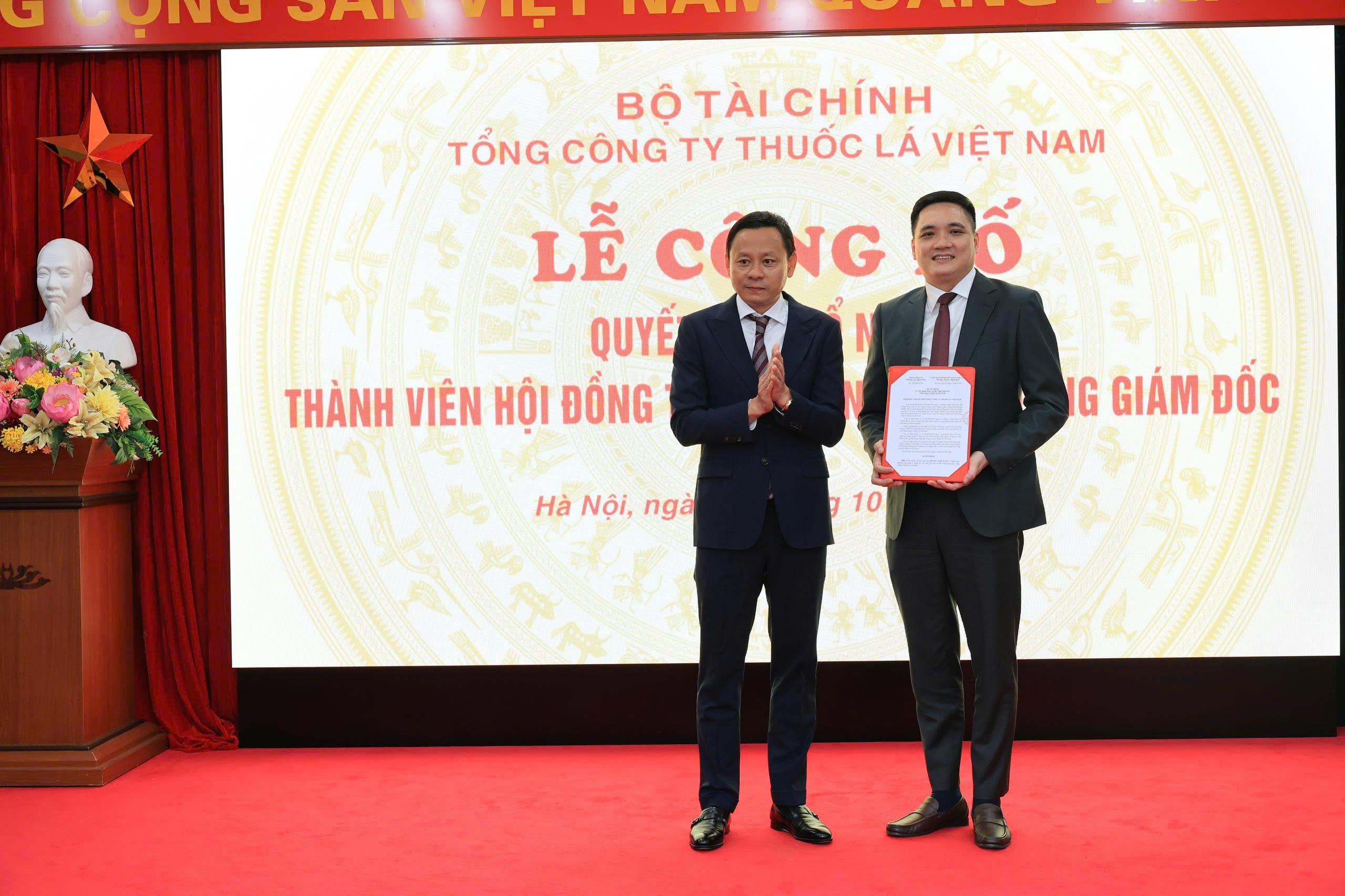 Vinataba công bố Quyết định bổ nhiệm Thành viên Hội đồng thành viên và Phó Tổng Giám đốc