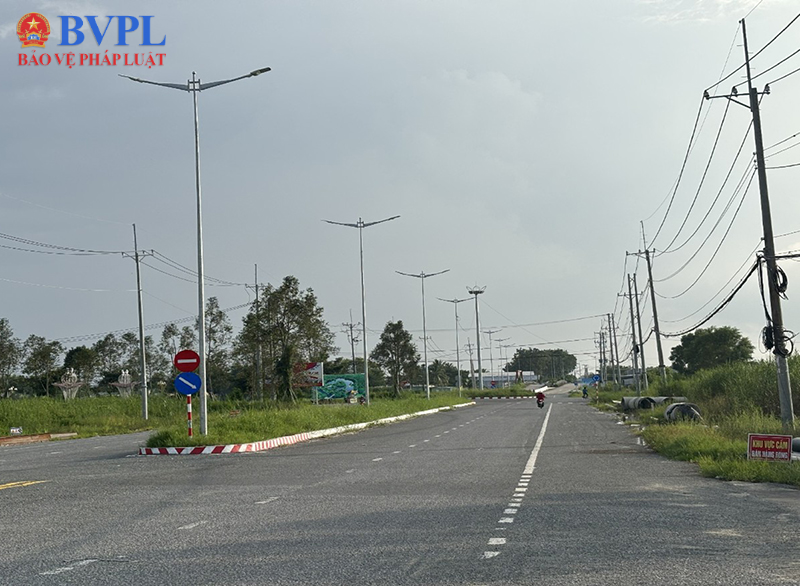 Kiến nghị chấn chỉnh tình trạng lấn chiếm hành lang an toàn giao thông