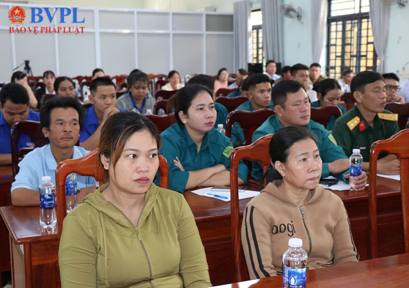 VKSND khu vực 13, TP Đồng Nai đưa pháp luật đến với người dân xã biên giới Đăk Ơ