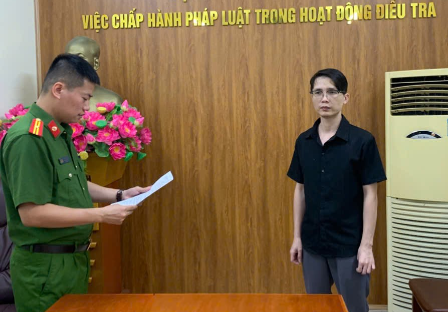 Nhân viên bán ô tô bị khởi tố vì chiếm đoạt hơn 1,1 tỉ đồng