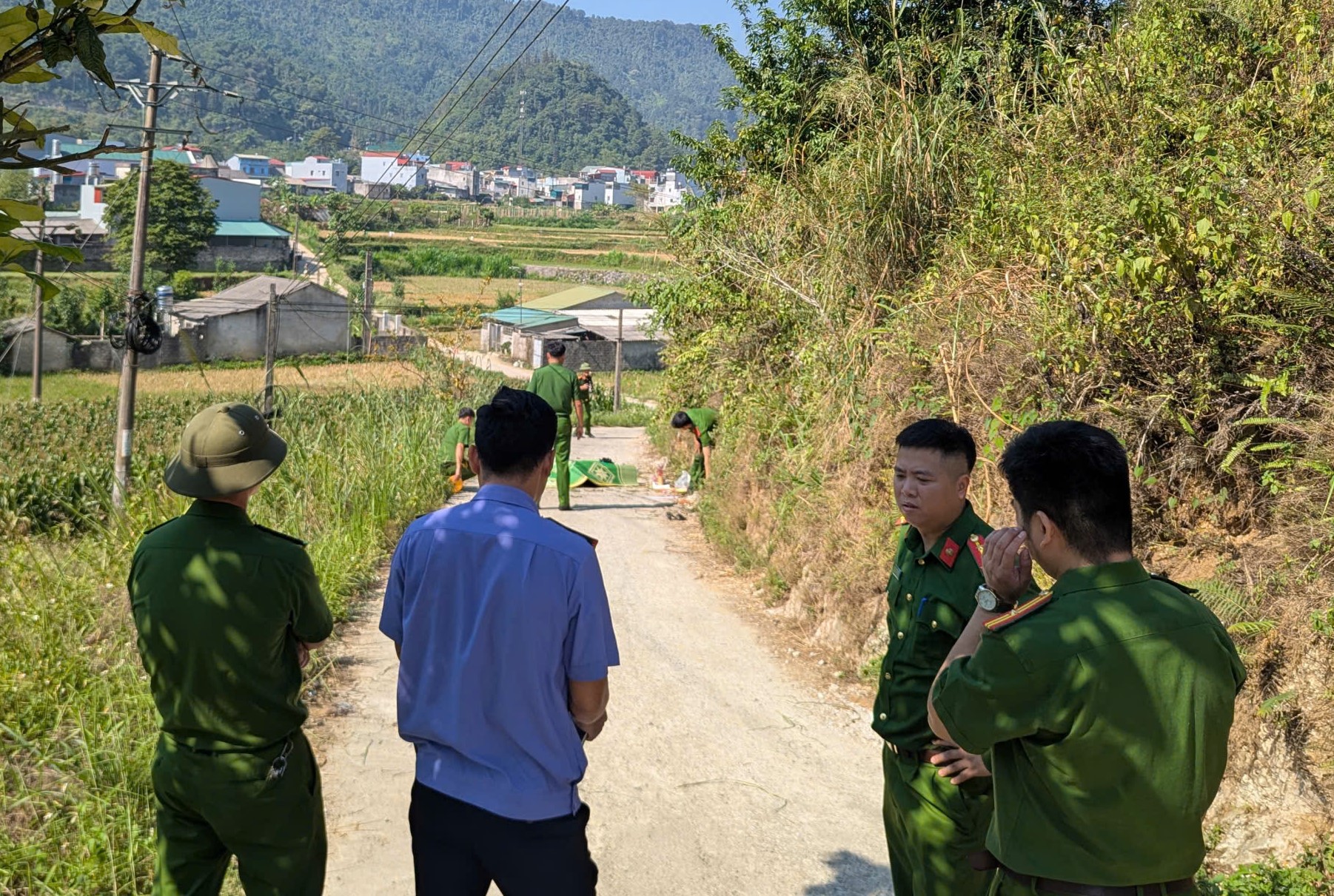 Hai người tử vong dưới taluy đường ở Quản Bạ