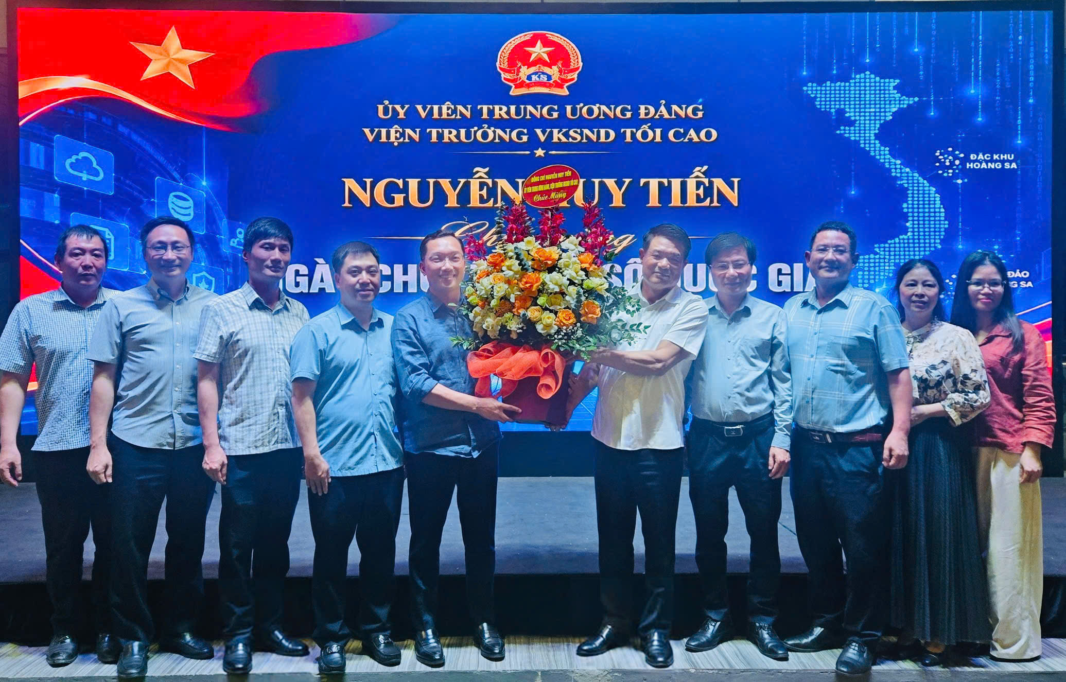 Viện trưởng Nguyễn Huy Tiến chúc mừng Cục Thống kê tội phạm và chuyển đổi số nhân Ngày Chuyển đổi số quốc gia 10 10
