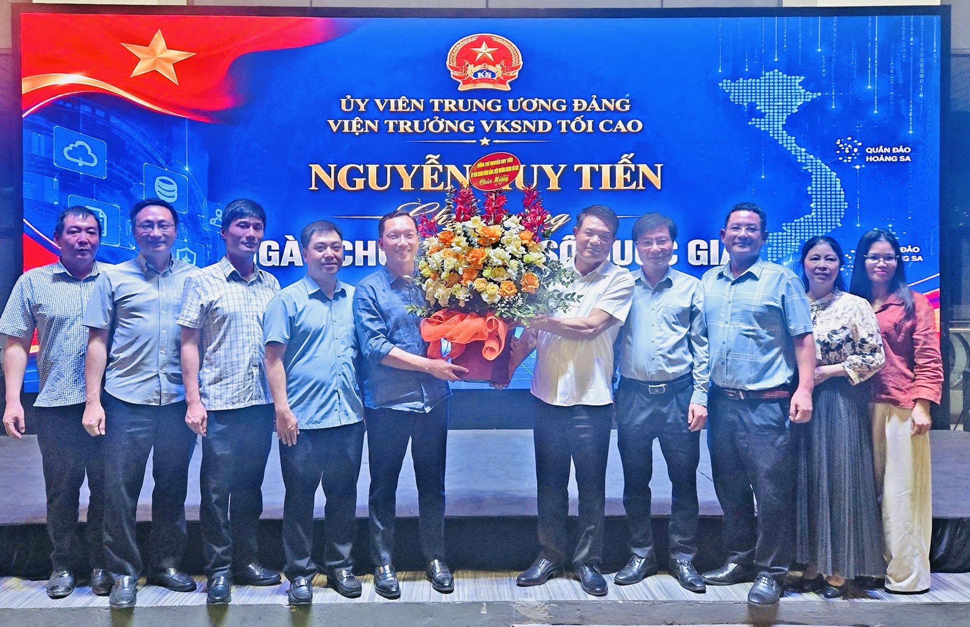 Viện trưởng Nguyễn Huy Tiến chúc mừng Cục Thống kê tội phạm và chuyển đổi số nhân Ngày Chuyển đổi số quốc gia 10 10