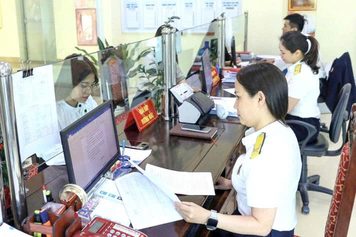 Tạm hoãn xuất cảnh vì nợ thuế Những trường hợp cần lưu ý và cách xử lý