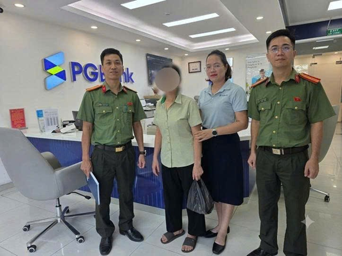 Suýt mất trắng tiền tiết kiệm vì lời hứa được tặng 50 000 USD từ bạn trên mạng