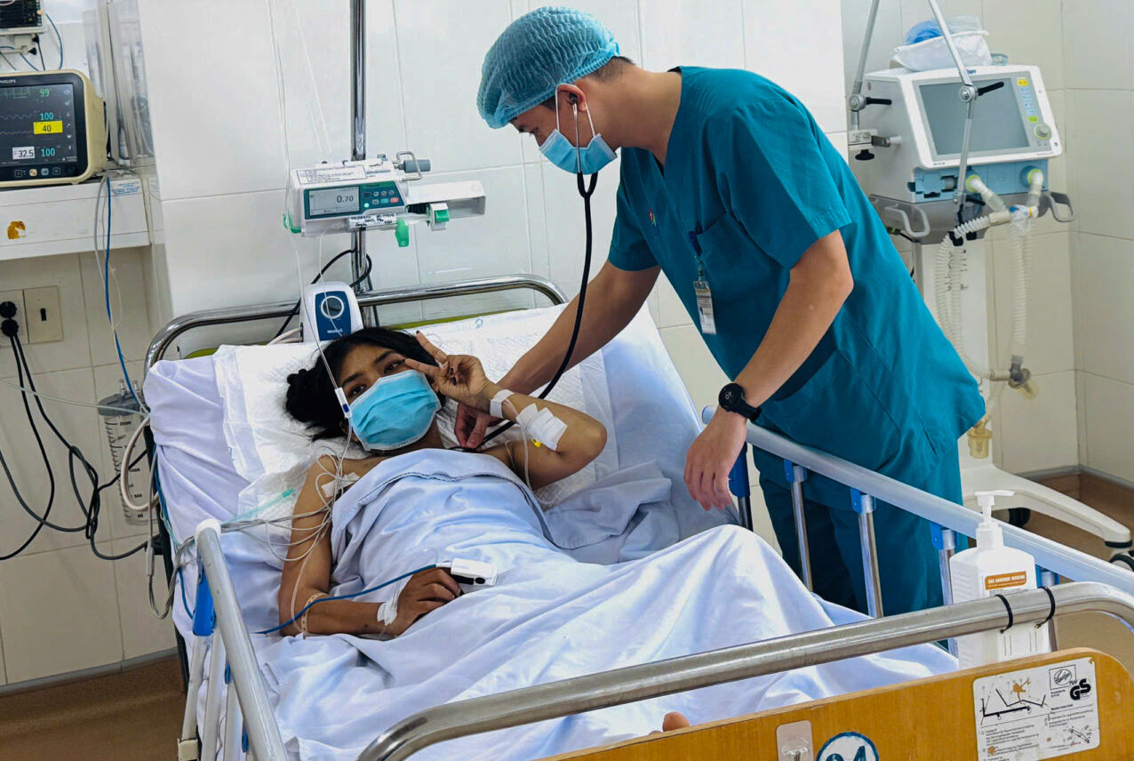 Cứu sống bệnh nhân ngộ độc nước tẩy rửa và Paracetamol liều cao