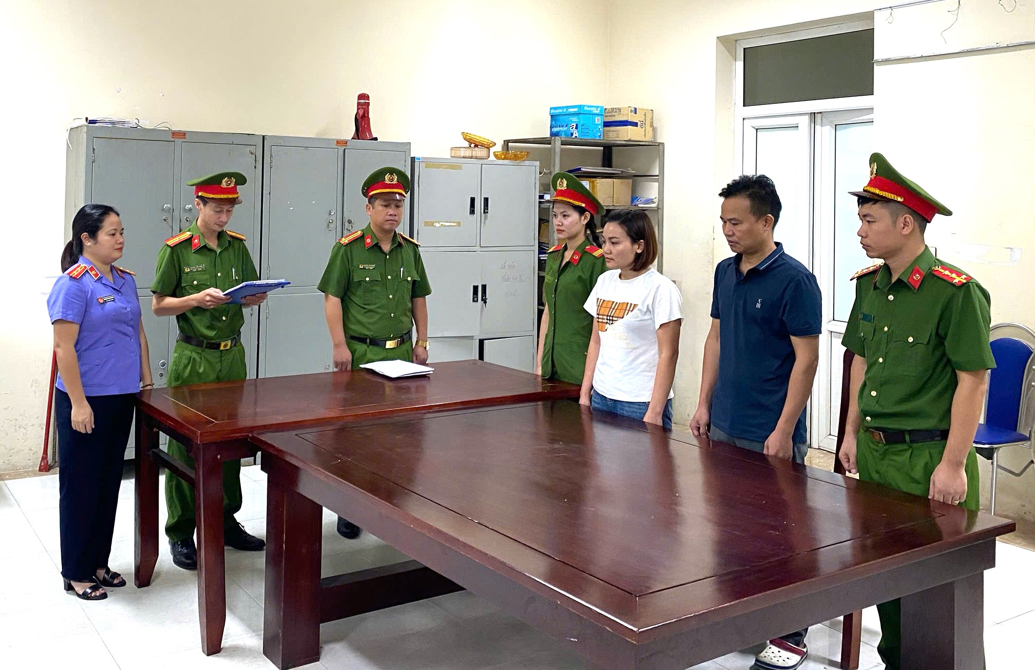 Phê chuẩn khởi tố hai vợ chồng về tội Trốn thuế