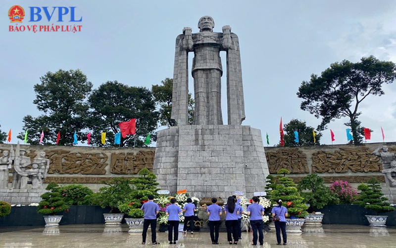 VKSND khu vực 2, TP Hồ Chí Minh dâng hương tưởng niệm 731 liệt sĩ