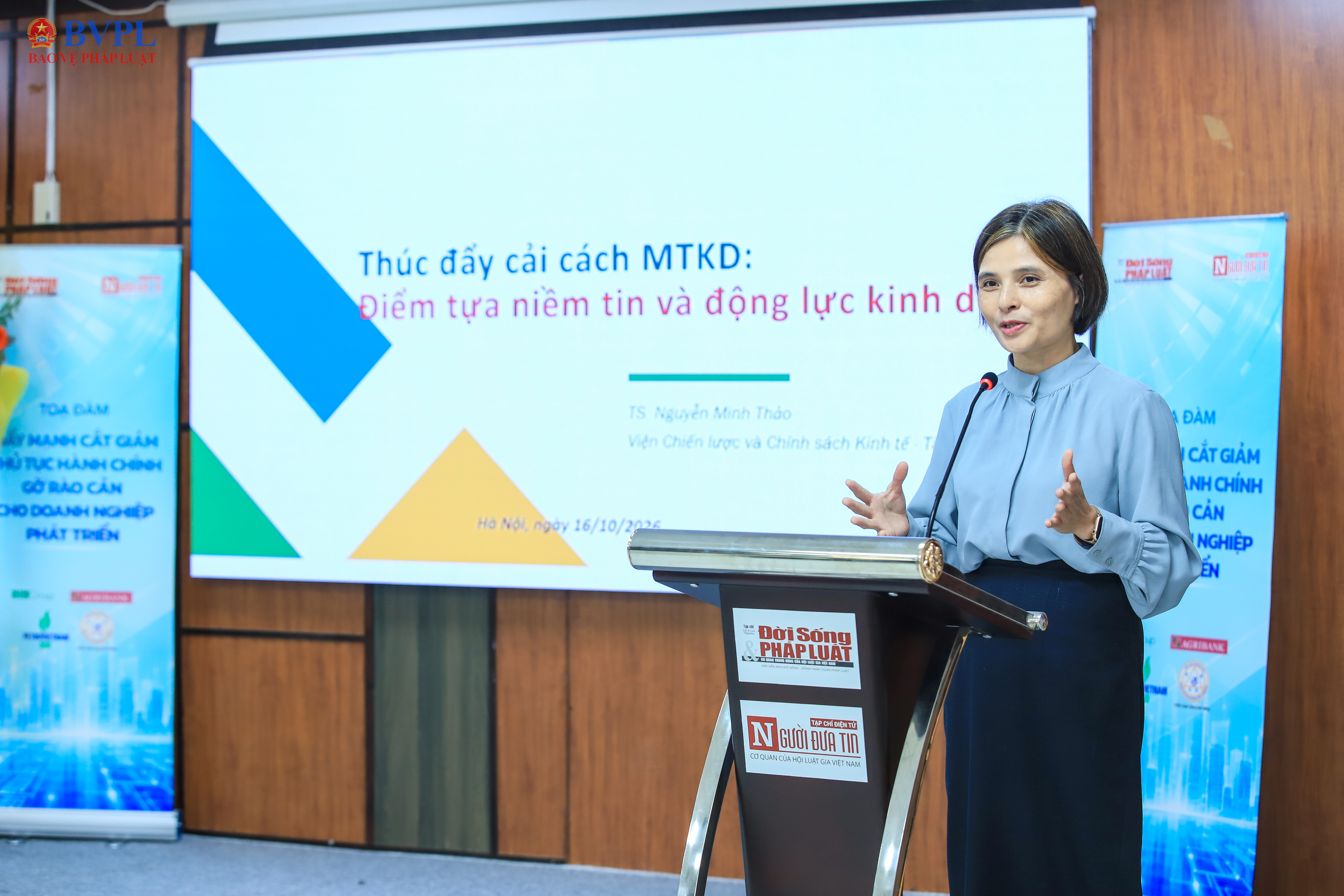 Tháo nút thắt thủ tục hành chính, mở đường cho doanh nghiệp phát triển