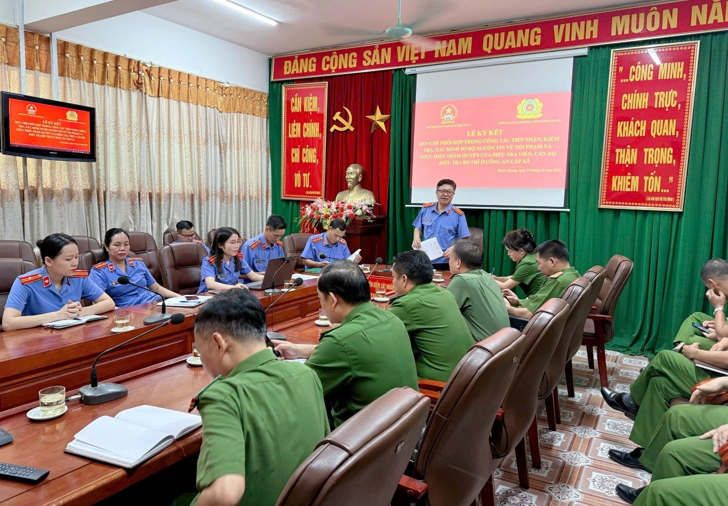 VKSND khu vực 4, tỉnh Tuyên Quang ký quy chế phối hợp công tác với Công an 15 xã, phường