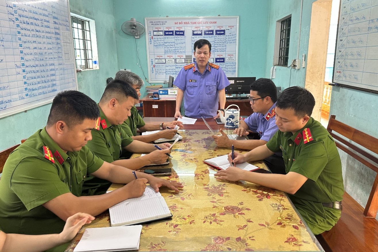 VKSND khu vực 11, TP Đà Nẵng trực tiếp kiểm sát tại Phân trại tạm giam Đại Lộc