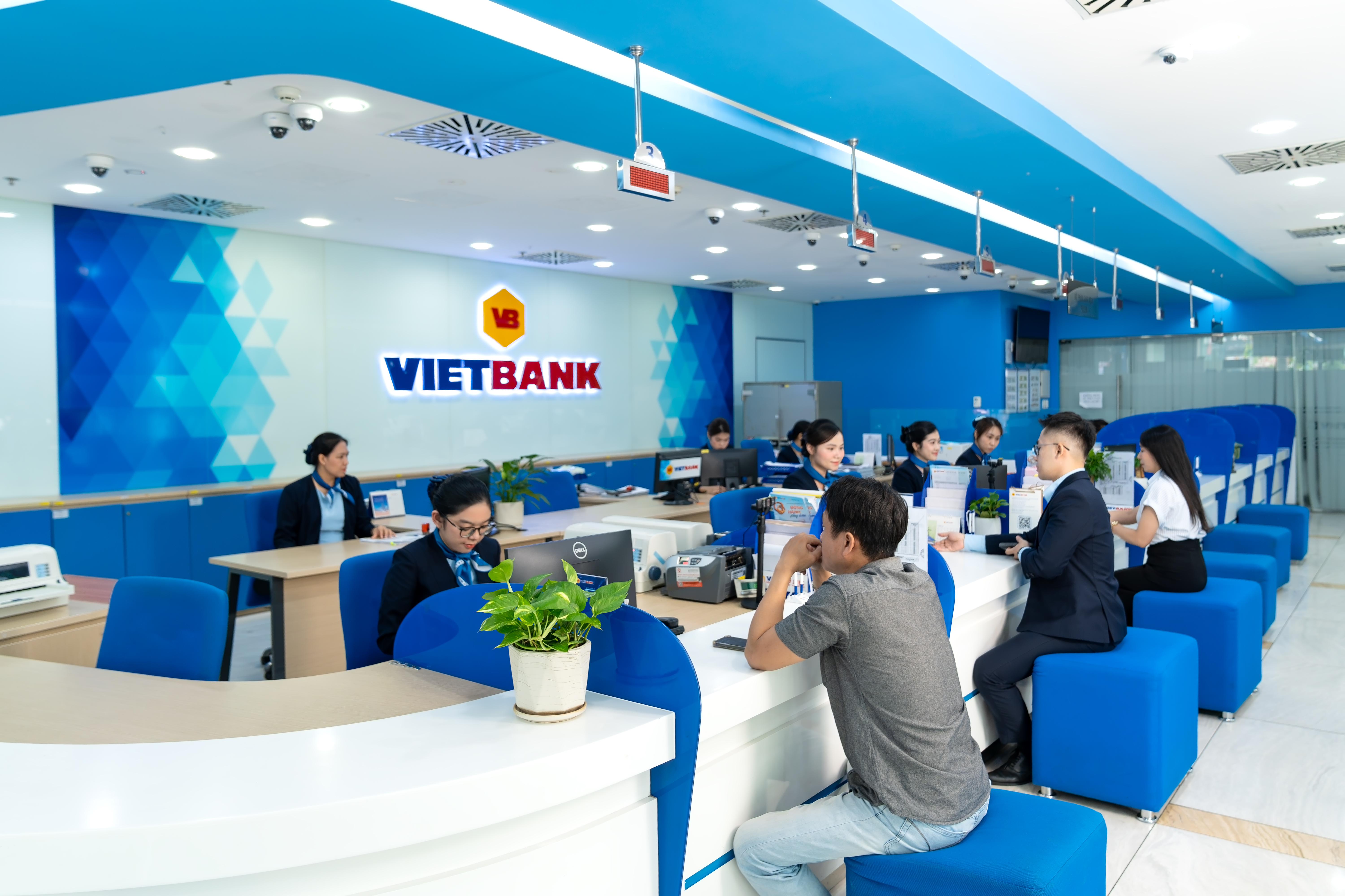 Vietbank giảm lãi suất, chia sẻ và đồng hành cùng doanh nghiệp và người dân