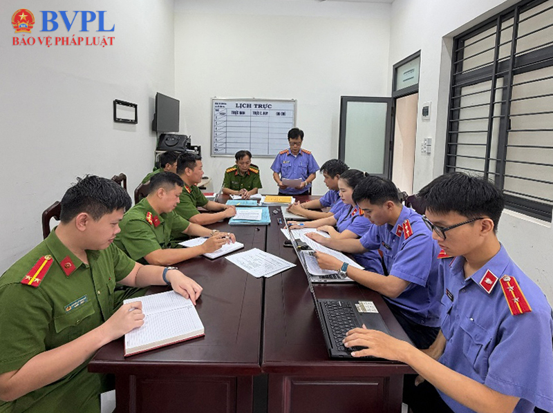 Trực tiếp kiểm sát việc giải quyết nguồn tin về tội phạm tại Công an cấp xã