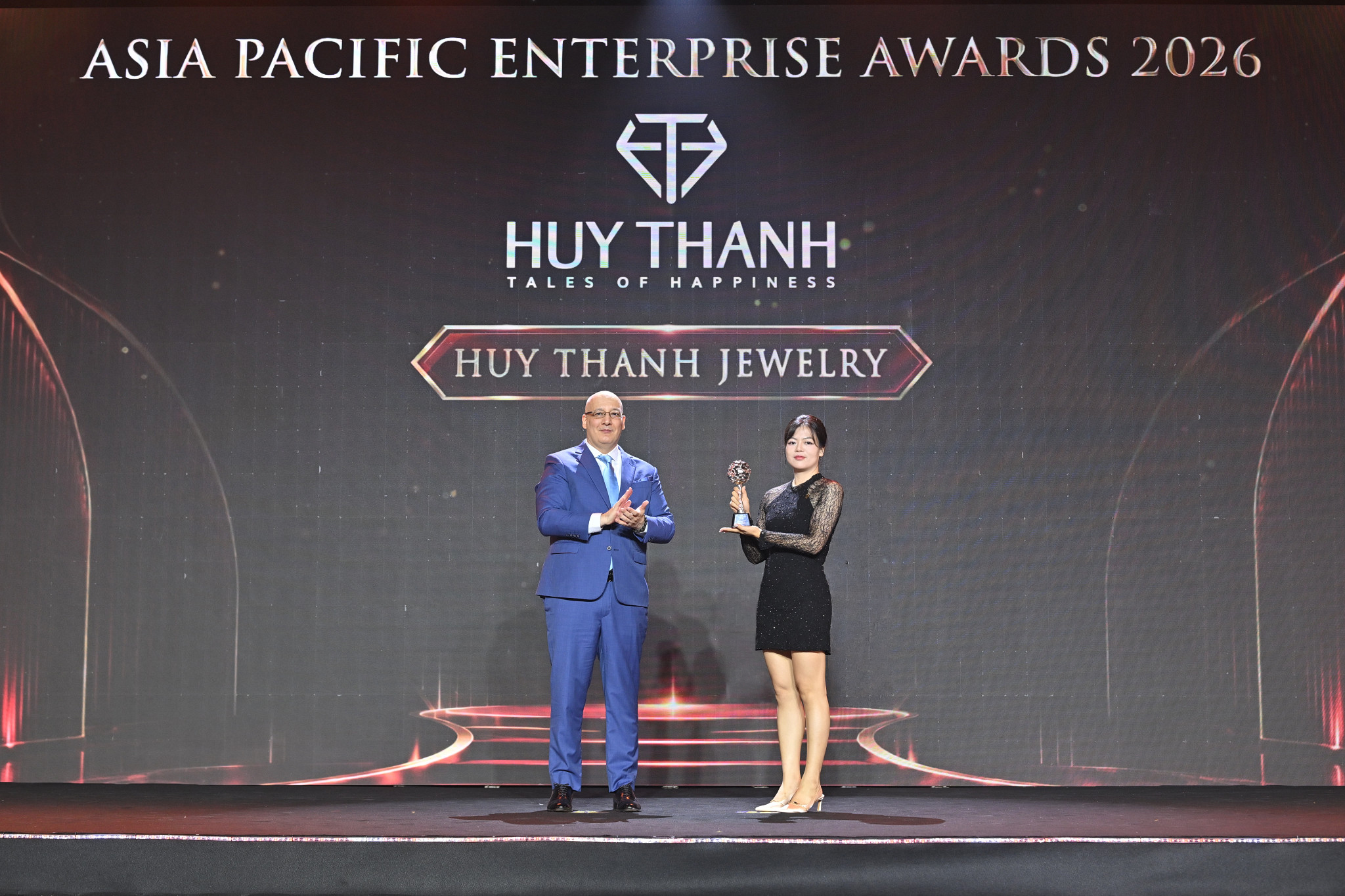 Huy Thanh Jewelry được vinh danh “Thương hiệu truyền cảm hứng” tại APEA 2026