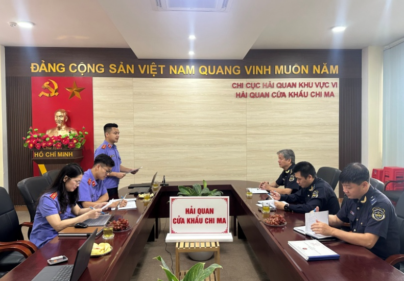 Trực tiếp kiểm sát việc giải quyết nguồn tin về tội phạm tại Hải quan Cửa khẩu Chi Ma