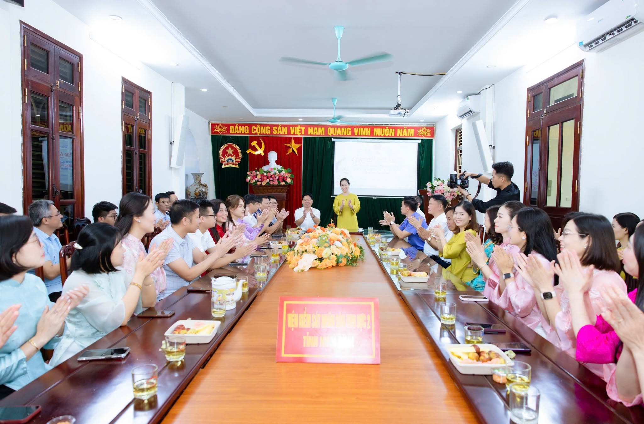 Trao đổi kinh nghiệm “Phụ nữ ngành Kiểm sát giỏi việc nước, đảm việc nhà”