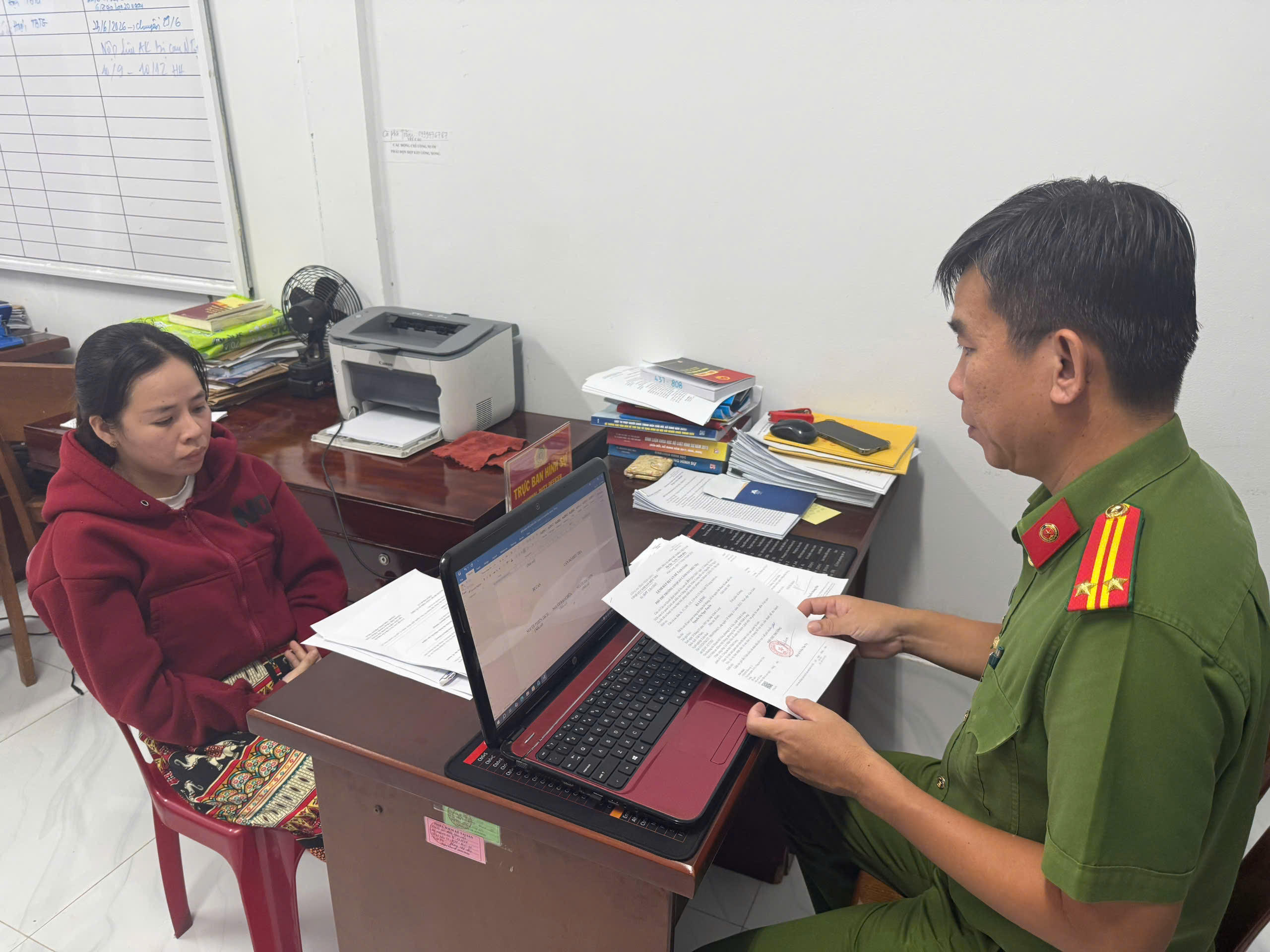 Bắt tạm giam đối tượng về tội “Mua bán trái phép chất ma túy”