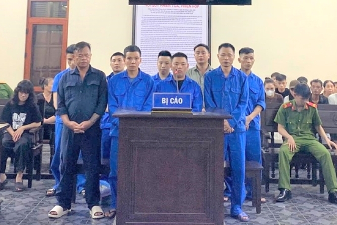 9 bị cáo lĩnh án tù vì mua bán, tổ chức sử dụng ma túy