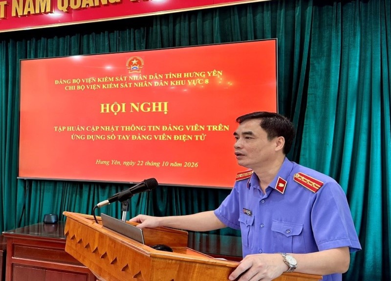 Tập huấn chuyên đề “Cập nhật thông tin đảng viên trên ứng dụng Sổ tay đảng viên điện tử”