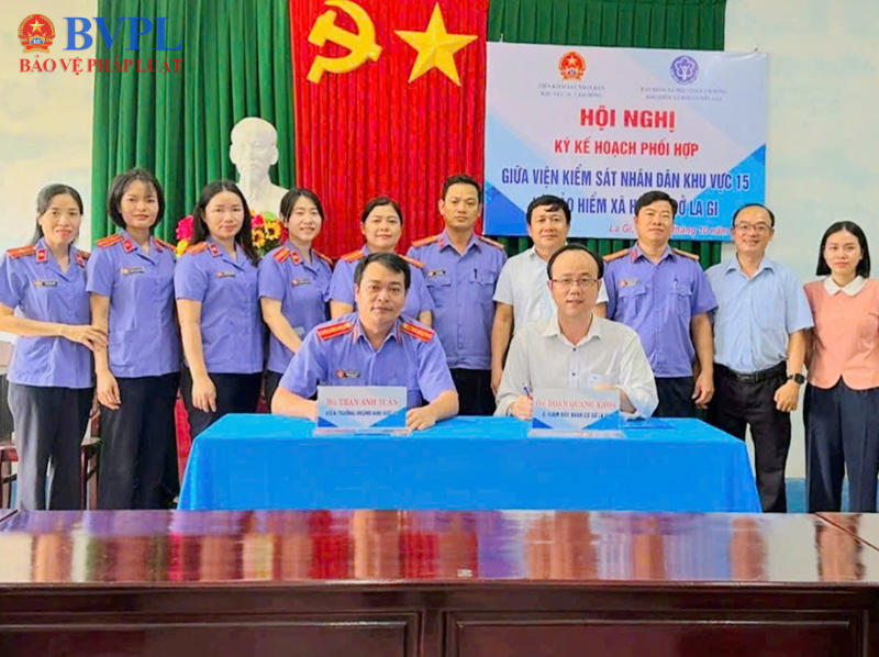 VKSND khu vực 15, tỉnh Lâm Đồng ký kết kế hoạch phối hợp với BHXH cơ sở La Gi