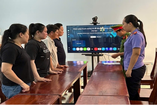 Phê chuẩn khởi tố nhóm 4 đối tượng về tội “Đánh bạc”