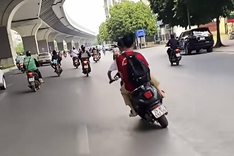 Xử phạt phụ huynh 9 triệu đồng vì giao xe máy điện cho con chưa đủ tuổi điều khiển