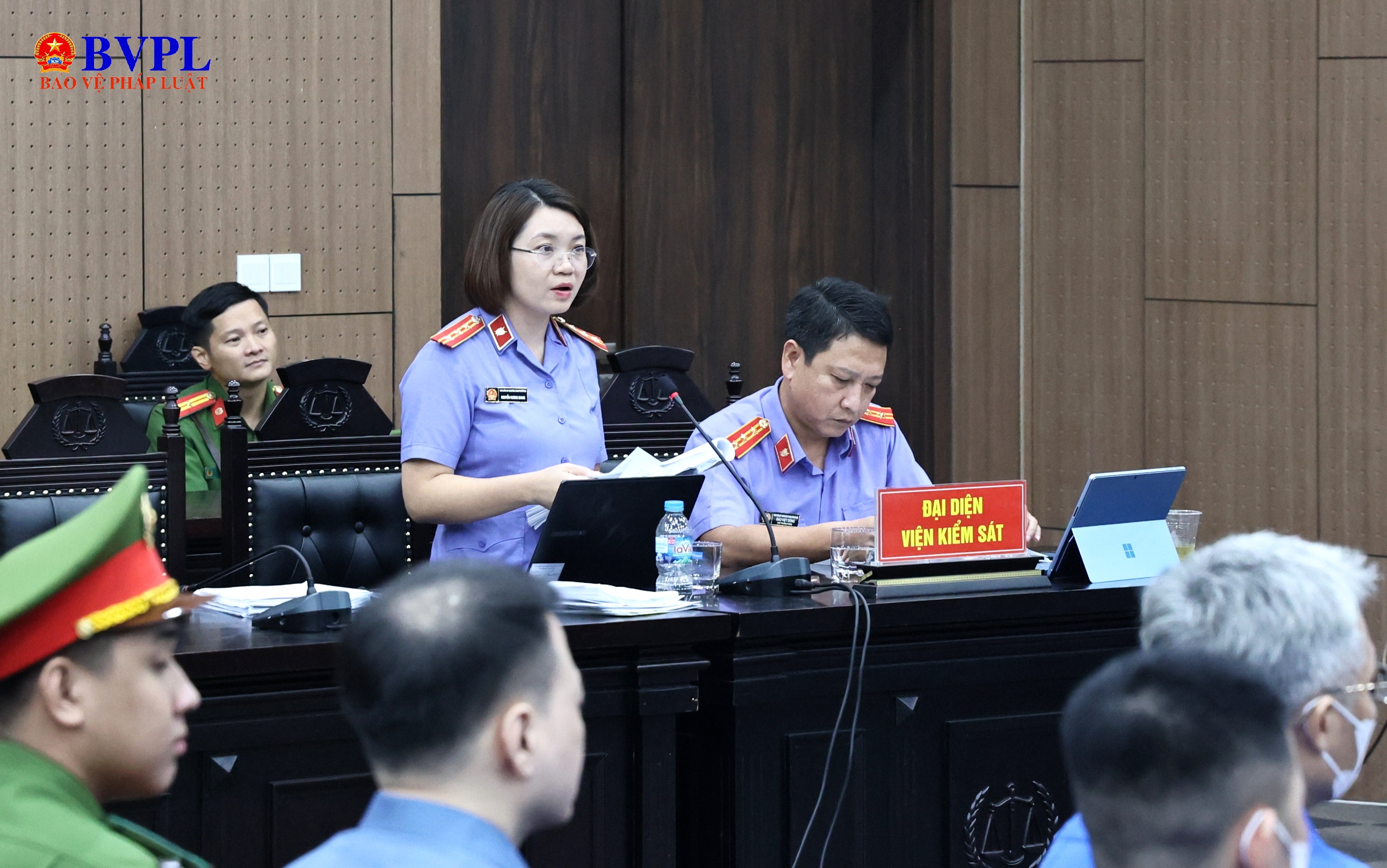 Ngày thứ hai xét xử Mr Pips, Shark Bình Viện kiểm sát tiếp tục công bố cáo trạng