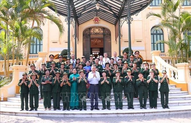Tổng Bí thư, Chủ tịch nước Tô Lâm gặp mặt Đại đội nữ lái xe Trường Sơn