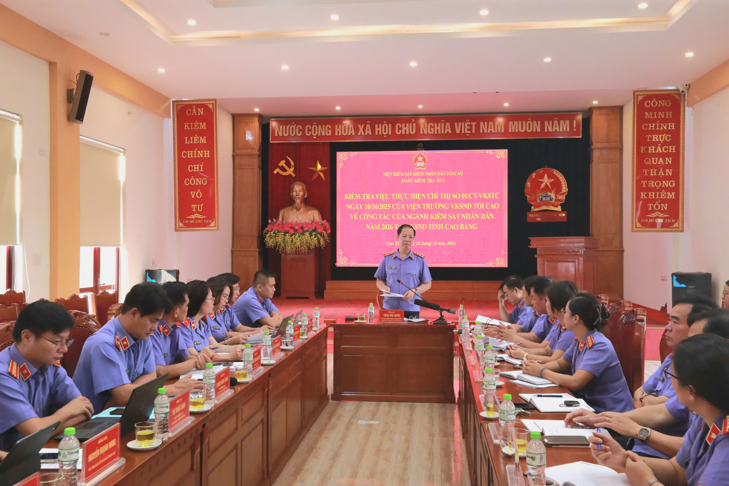 Phó Viện trưởng VKSND tối cao Trần Hải Quân kiểm tra toàn diện việc thực hiện Chỉ thị số 01 tại VKSND tỉnh Cao Bằng