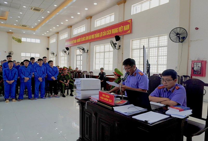 VKSND khu vực 2, tỉnh Đồng Tháp phối hợp tổ chức phiên tòa lưu động xét xử 53 bị cáo