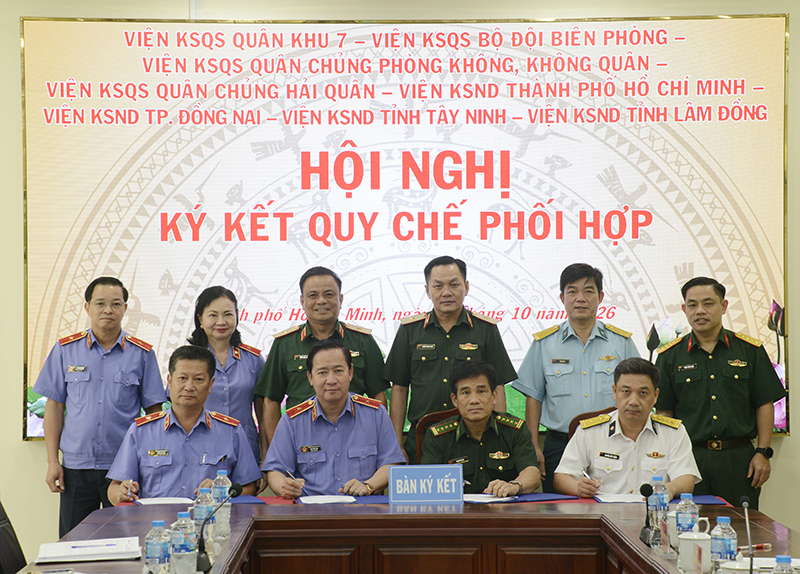 Viện kiểm sát Quân sự Quân khu 7 ký kết quy chế phối hợp