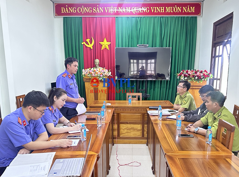 VKSND khu vực 4, tỉnh Lâm Đồng trực tiếp kiểm sát tại Hạt Kiểm lâm Bảo Lộc