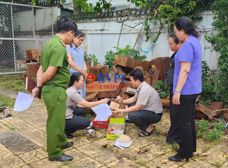 VKSND khu vực 5, TP Cần Thơ tăng cường kiểm sát việc tiêu hủy vật chứng, tài sản