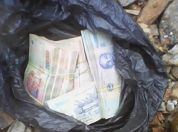 Đầu năm mới đem trả lại 10 triệu đồng nhặt được